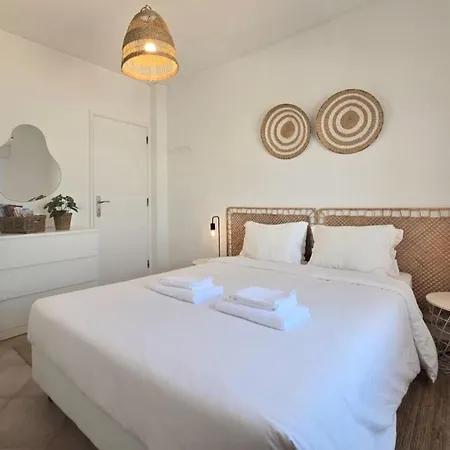 아파트 House On Island With A Dreamy Terrace And 7 Beds For The Perfect Escape 파로