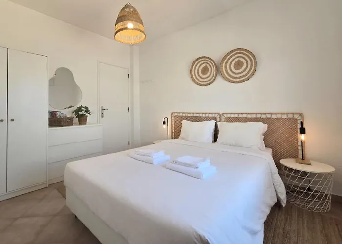 Apartman House On Island With A Dreamy Terrace And 7 Beds For The Perfect Escape Faro