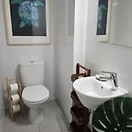 דירה House On Island With A Dreamy Terrace And 7 Beds For The Perfect Escape פארו