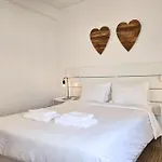 House On Island With A Dreamy Terrace And 7 Beds For The Perfect Escape דירה *