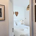 House On Island With A Dreamy Terrace And 7 Beds For The Perfect Escape * פארו
