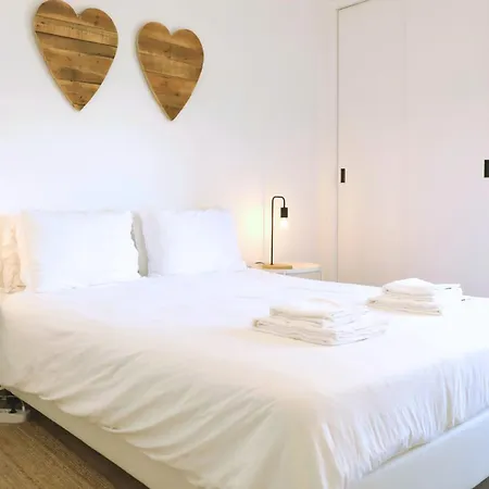 House On Island With A Dreamy Terrace And 7 Beds For The Perfect Escape Faro
