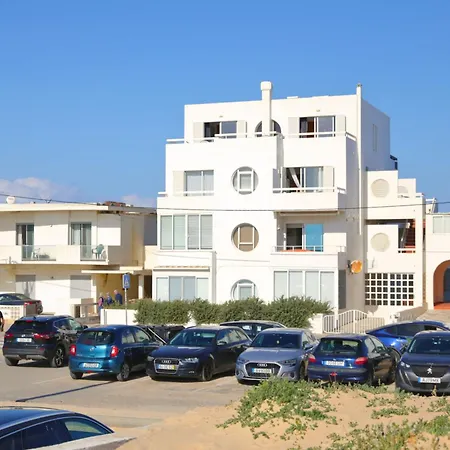 House On Island With A Dreamy Terrace And 7 Beds For The Perfect Escape Faro