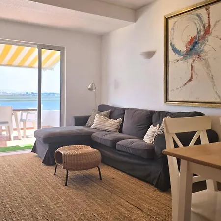 House On Island With A Dreamy Terrace And 7 Beds For The Perfect Escape * פארו