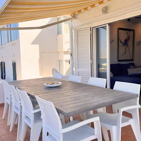 House On Island With A Dreamy Terrace And 7 Beds For The Perfect Escape Lägenhet Faro